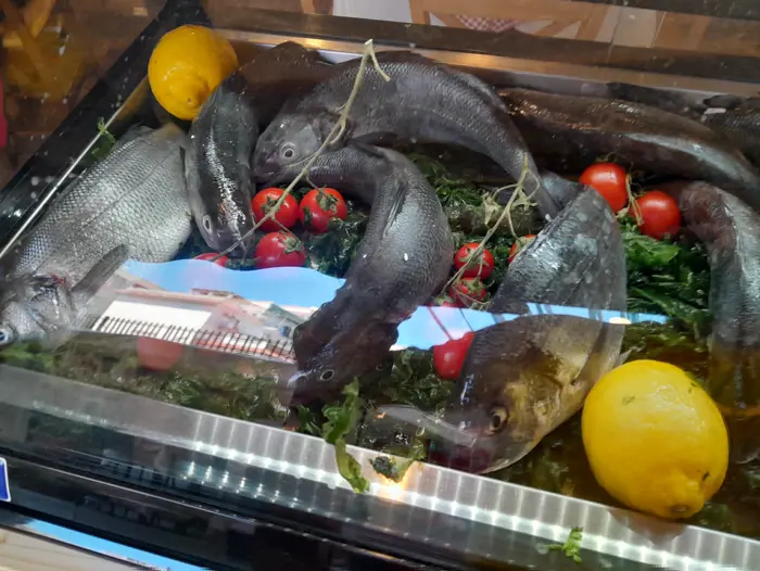 Il banco del pesce fresco