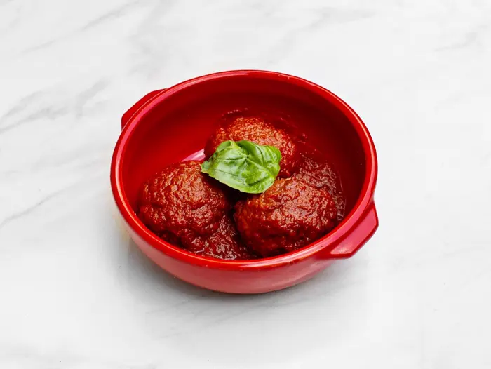 Polpette al sugo con basilico